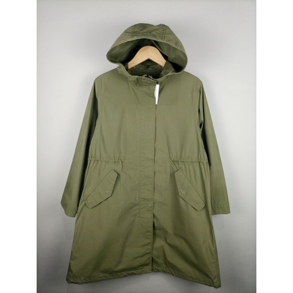 Jaket Uniqlo Blocktech Long Wanita_Army_Size Masuk L