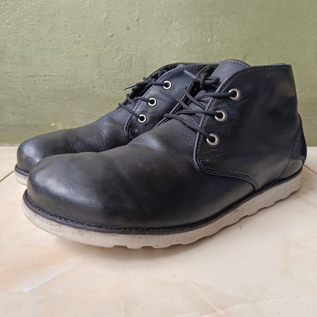 SEPATU BIRKENSTOCK MOCTOE BLACK LEATHER SEPATU MOCTOE