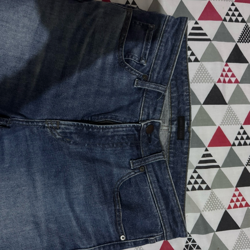 [PRELOVED] UNIQLO SKINNY JEANS SIZE 30