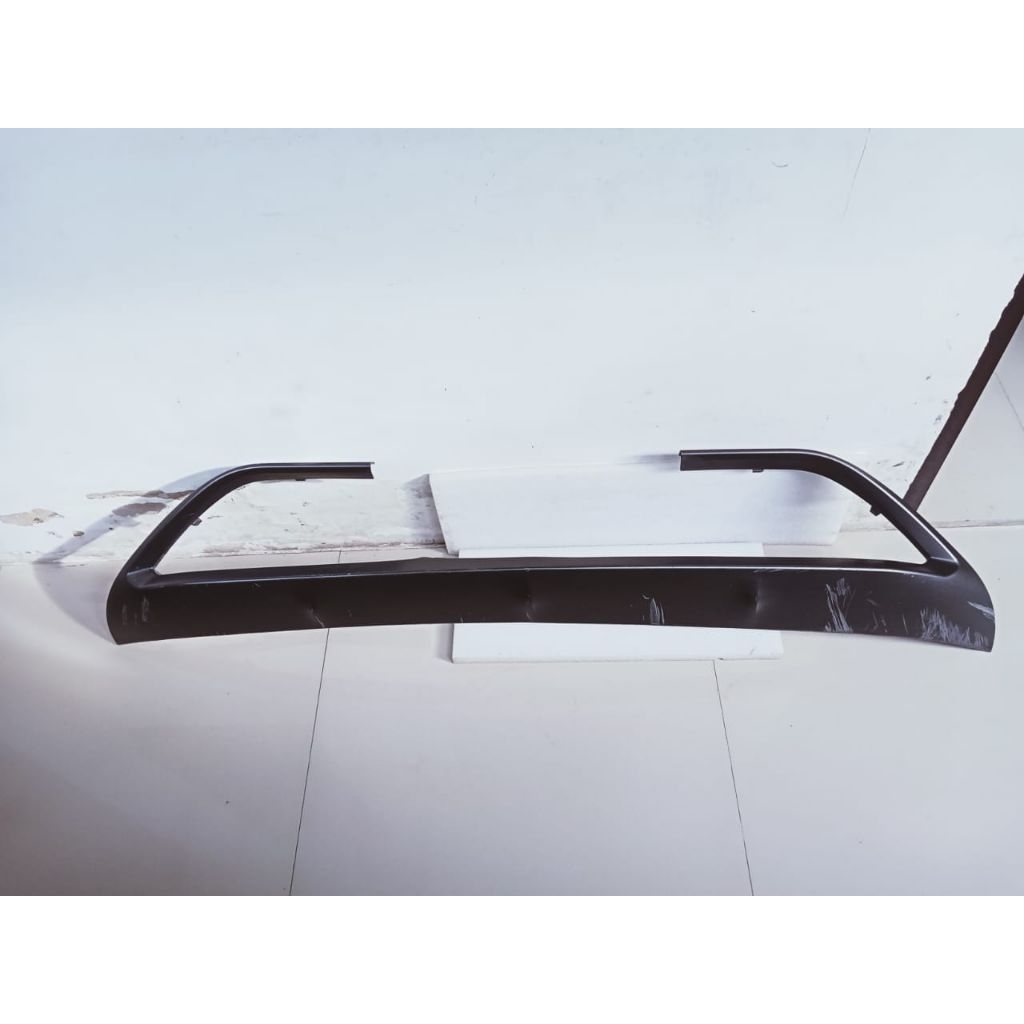 Spoiler bemper depan Wuling Almaz Ex.