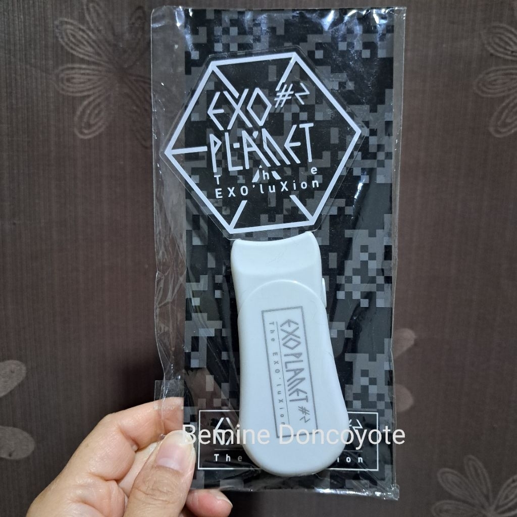 EXO PLANET 2 EXO'LUXION IN JAPAN LIGHTSTICK