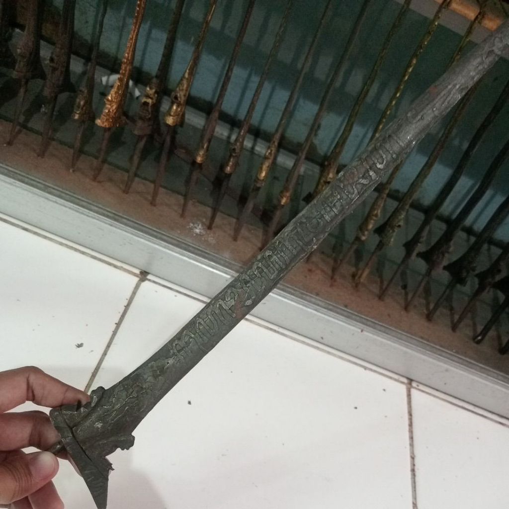 keris omyang jimbe Putut kembar aksara jawa