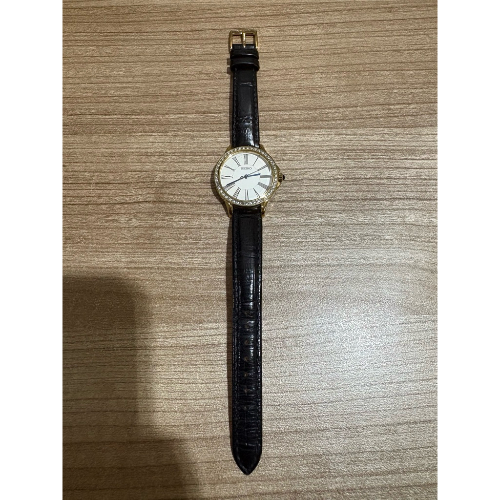 seiko leather strap women watch