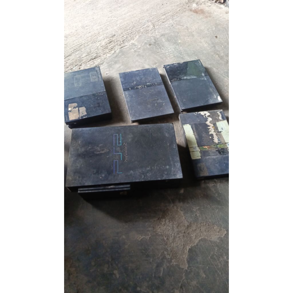 ps2 slim dan ps 2 tebal( rusak)