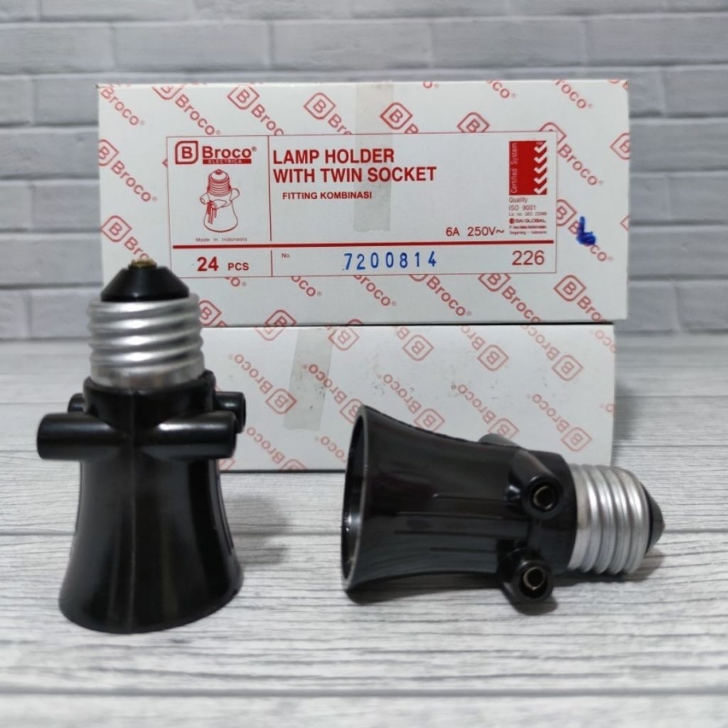 FITTING KOMBINASI BROCO 226 E27/ FITTING LAMPU + COLOKAN