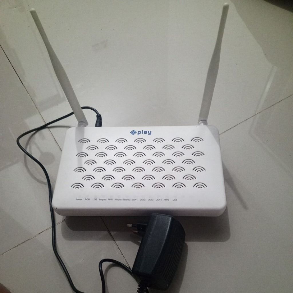 Router ZTE V1 F660 Play Media Port hijau