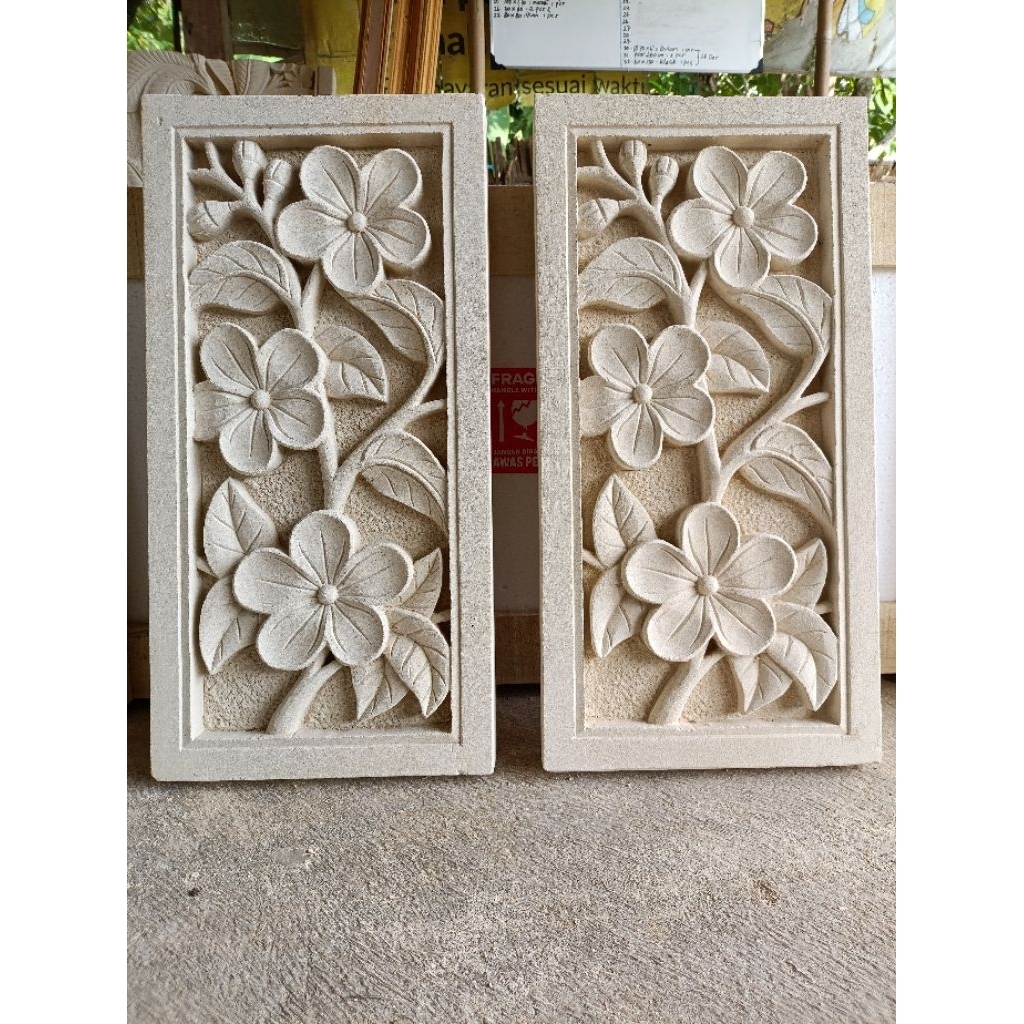 relief batu alam minimalis motif bunga