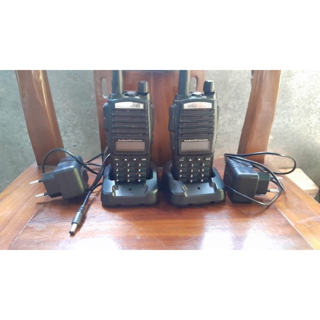 Walkie Talkie HT BAOFENG UV-82 sepasang