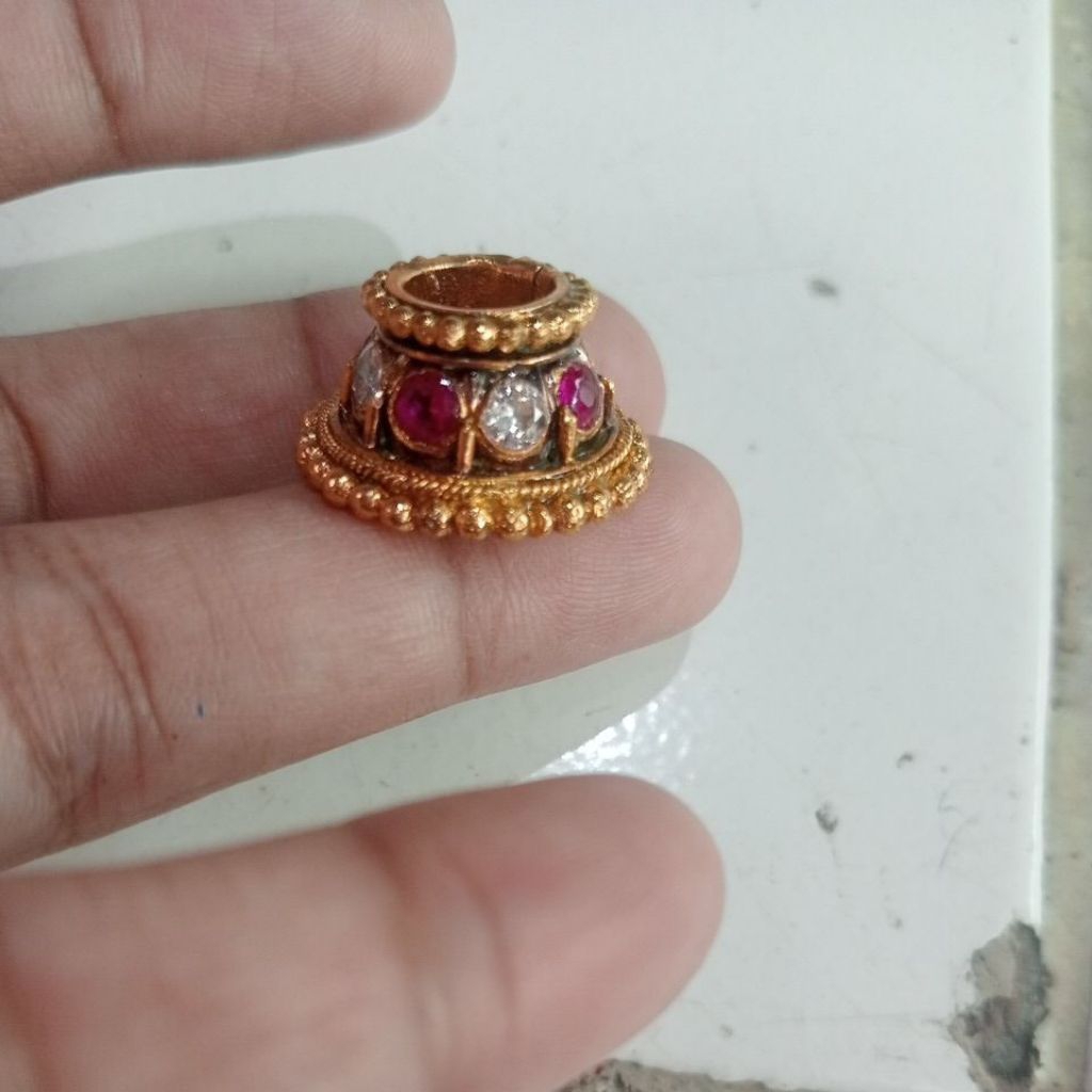 mendak keris mata merah putih sepuhan emas