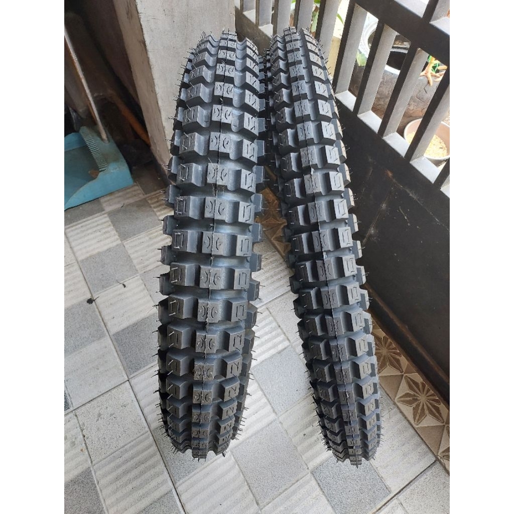 shinko sr241. trial tire. 4.00 - 18 & 3.00 - 21 trial/vintage/custom /ban baru