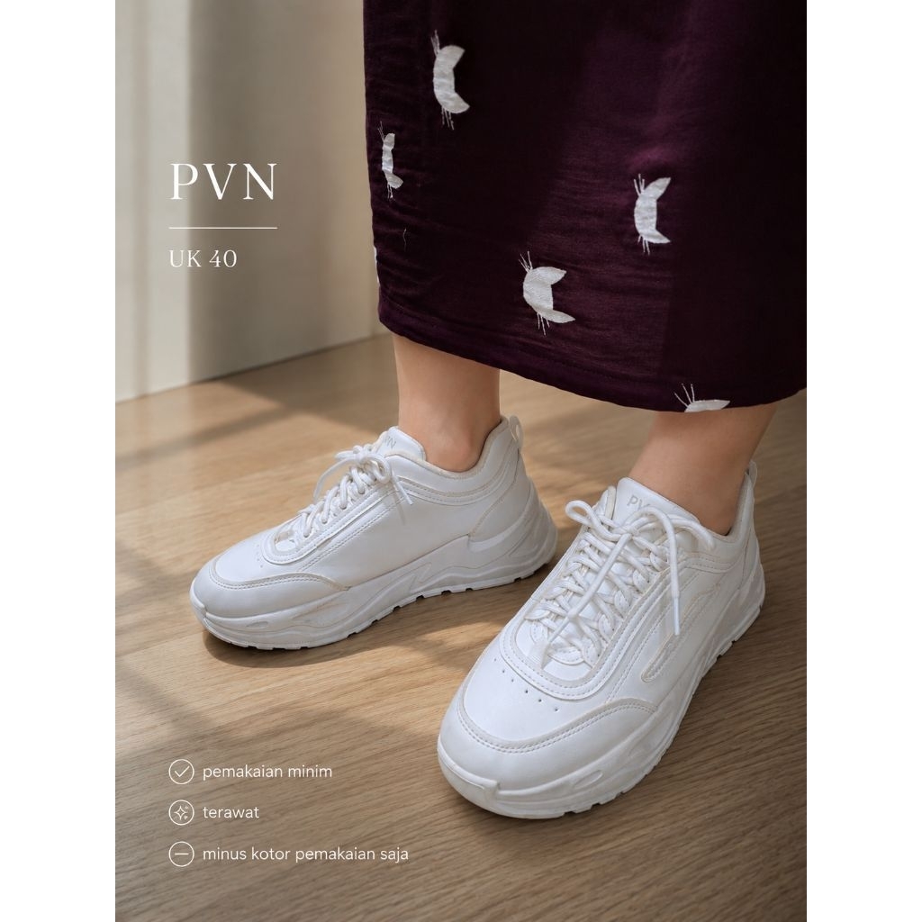 PRELOVED - Original PVN Sepatu Putih White Wanita Kets Sneakers Sport Shoes