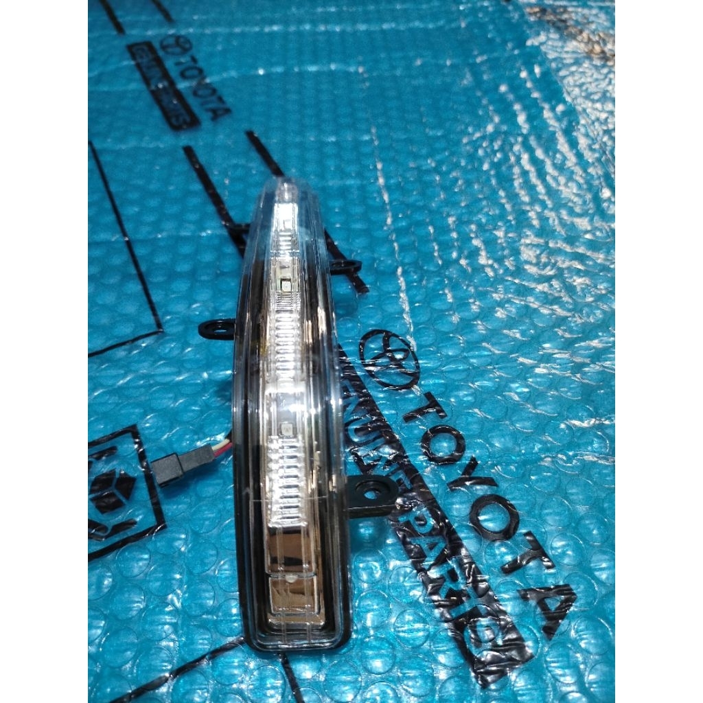 Lampu sein LED spion Avanza (2012 - 2018) Innova lama Agya/Ayla original