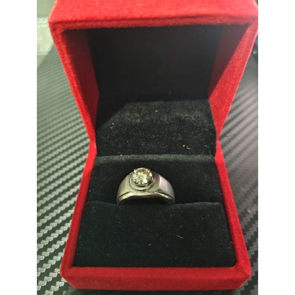 CINCIN PRIA BATU MOISSANITE