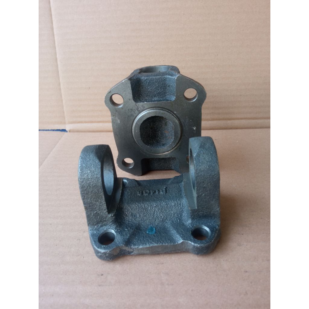 FLANGE JOINT  TOYOTA RINO PS -115 .(37315-36020)