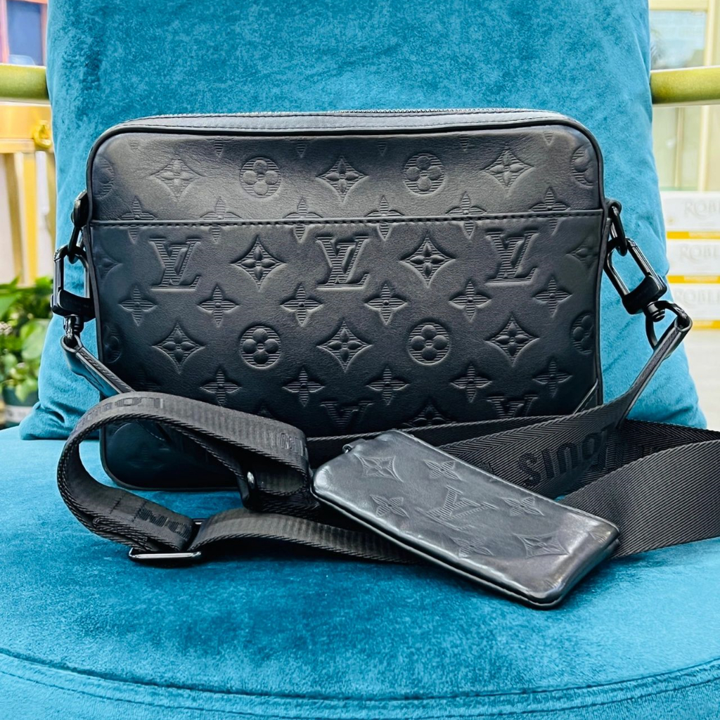 Tas Selempang LV Duo M69827 Warna Hitam Polos Kulit Sapi Berembos Dua Dalam Satu Tas Bahu Pria Tas S
