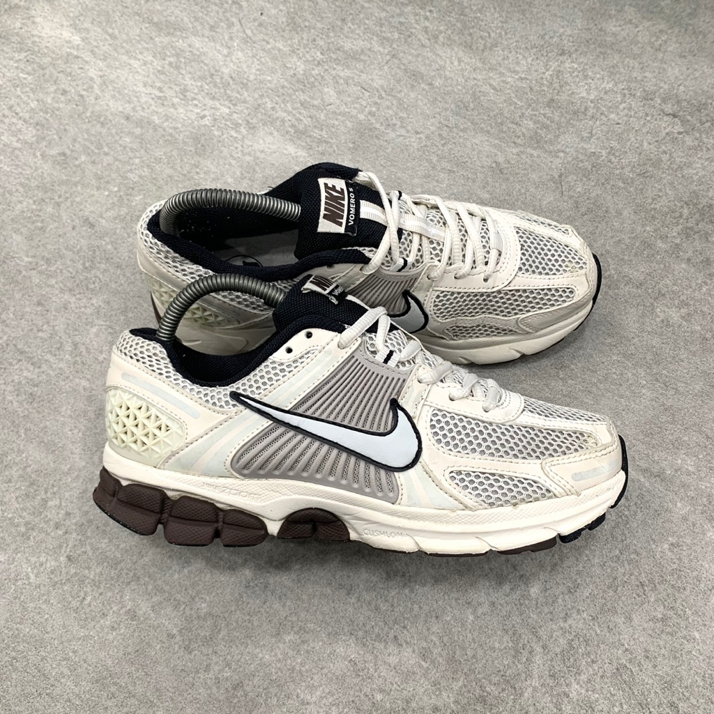 Nike Vomero 5 Phantom