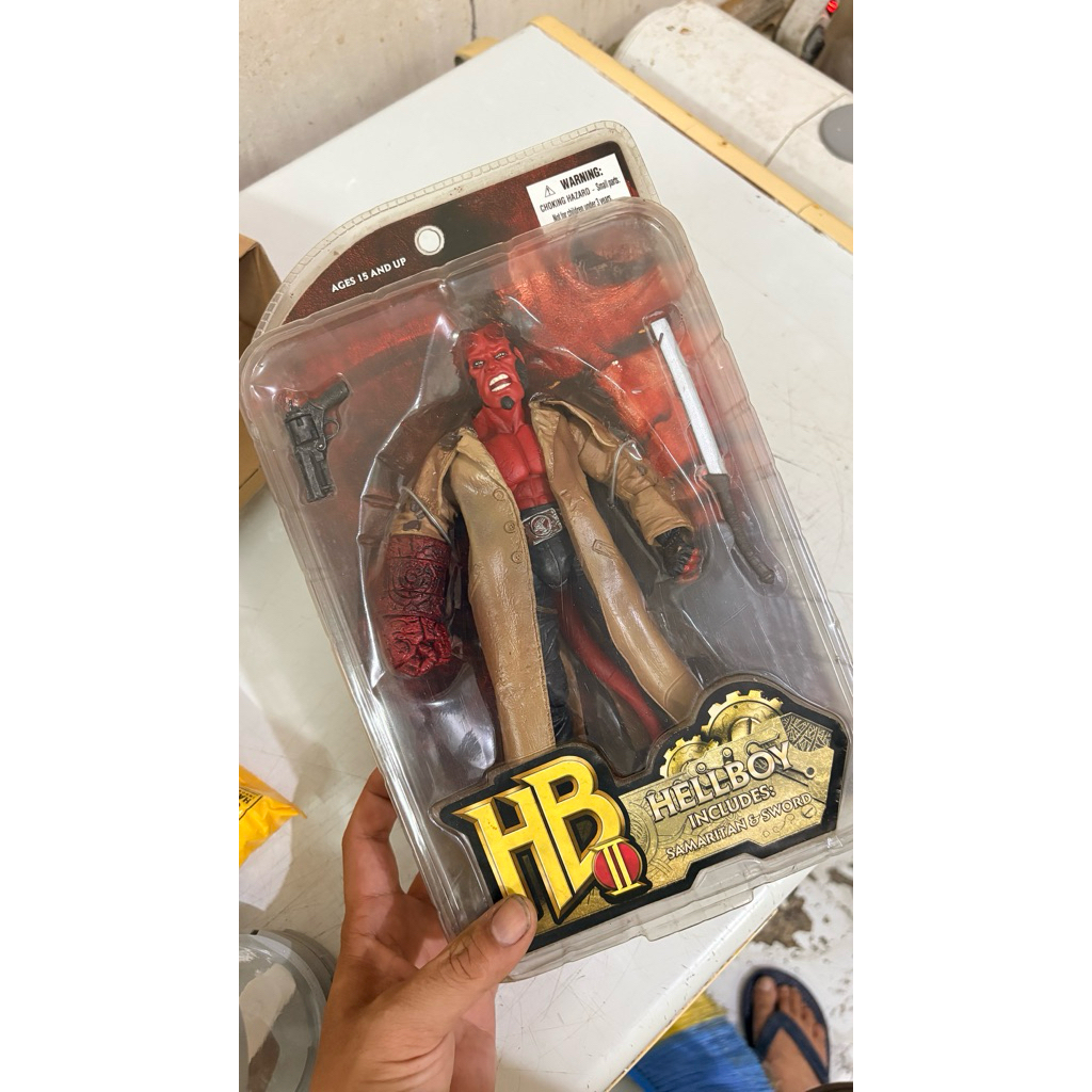 Mezco hellboy 2008 original