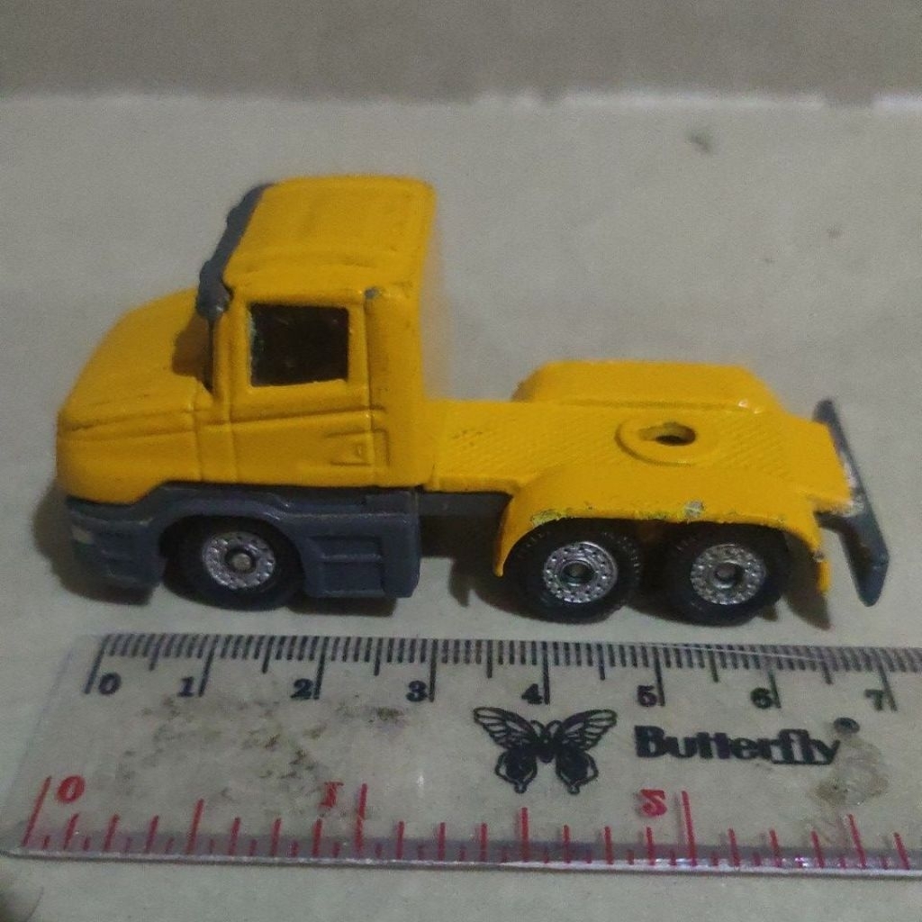 diecast siku head truck