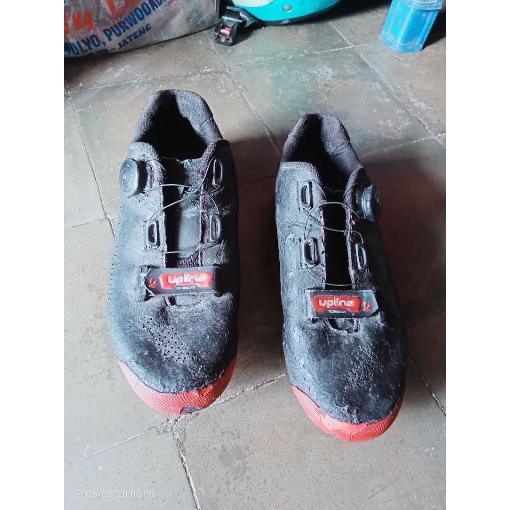 upline sepatu