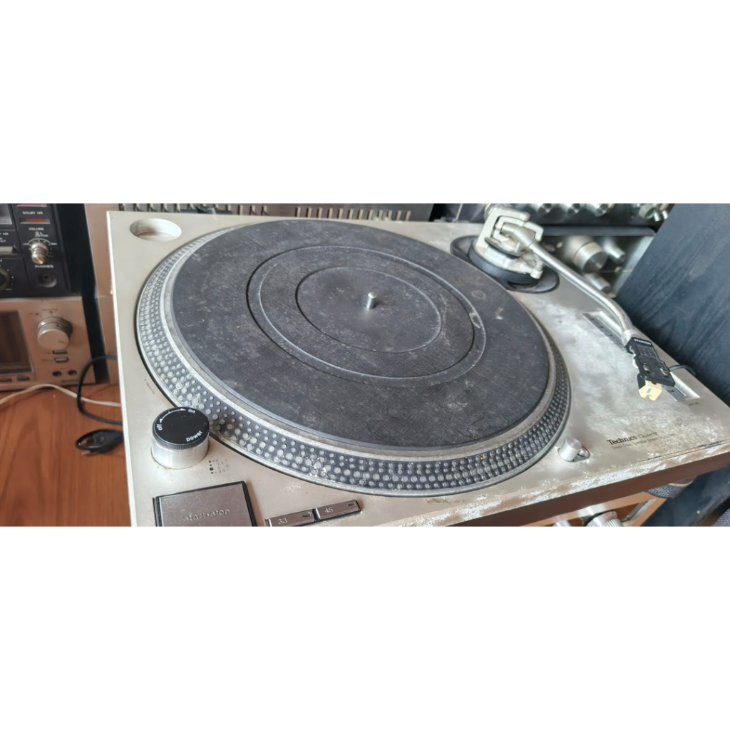 TECHNICS SL-1200MK2 Direct Drive Turntable