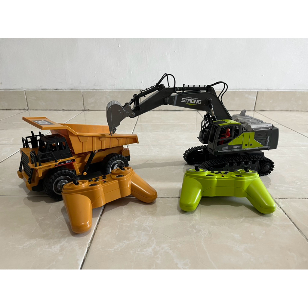 RC Dump Truck & Excavator