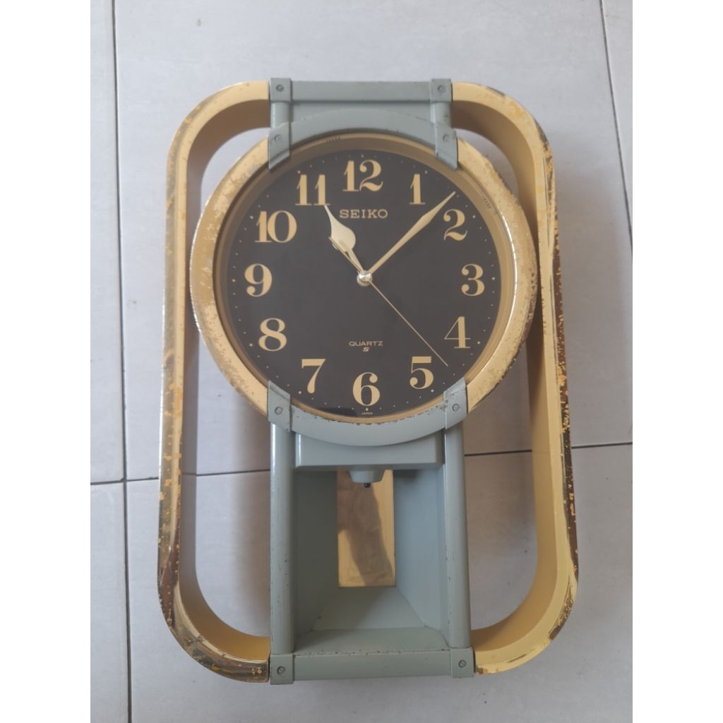 Jam dinding seiko vintage