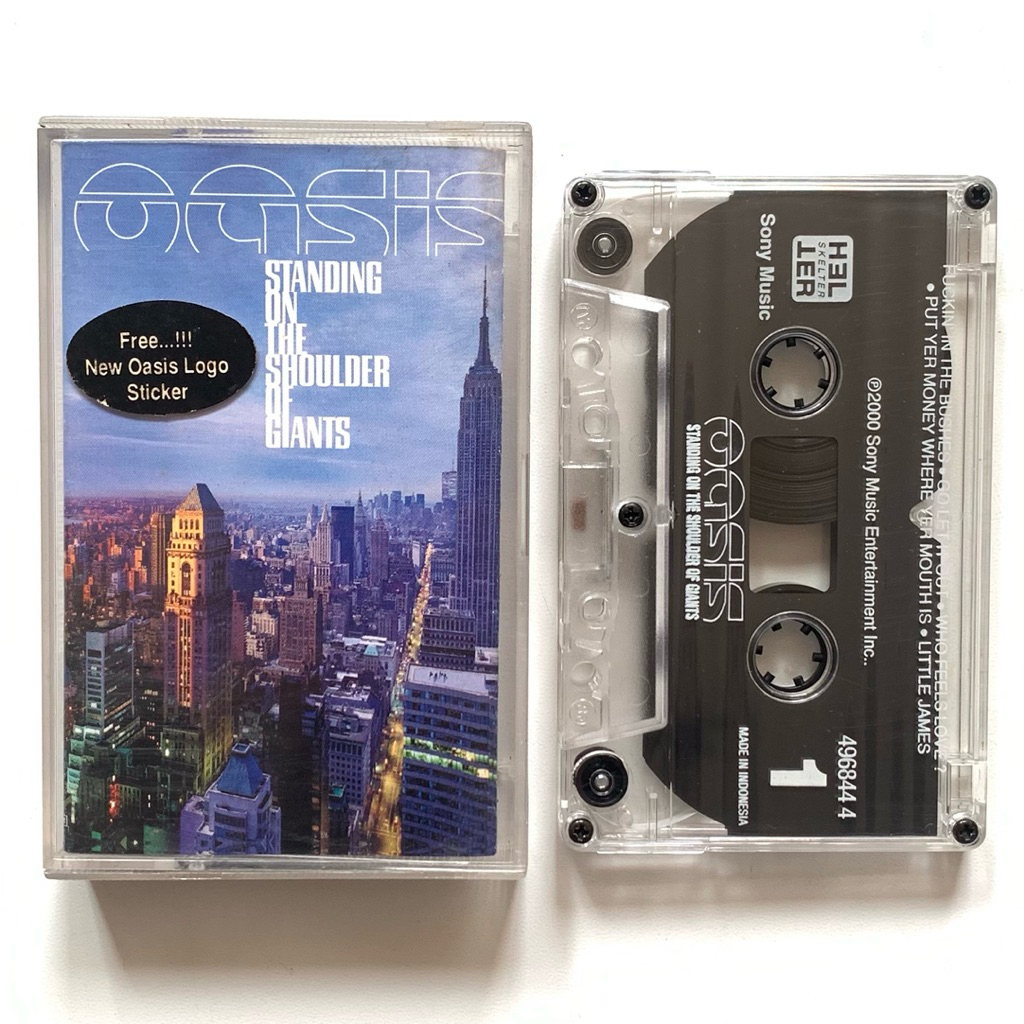 Kaset Pita Oasis - Standing on the Shoulder of Giants (2000 SONY MUSIC ENTERTAINMENT)