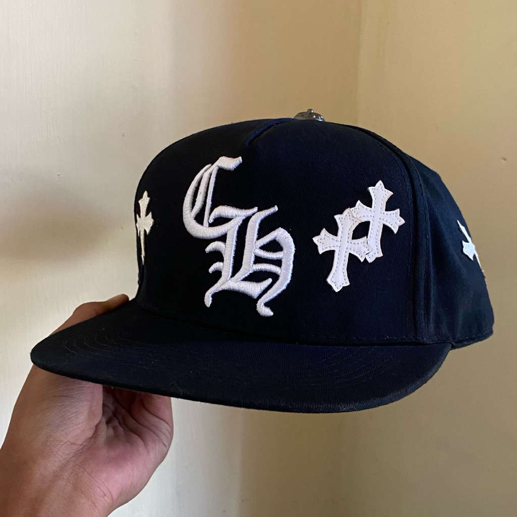 Topi snapback chrome hearts second