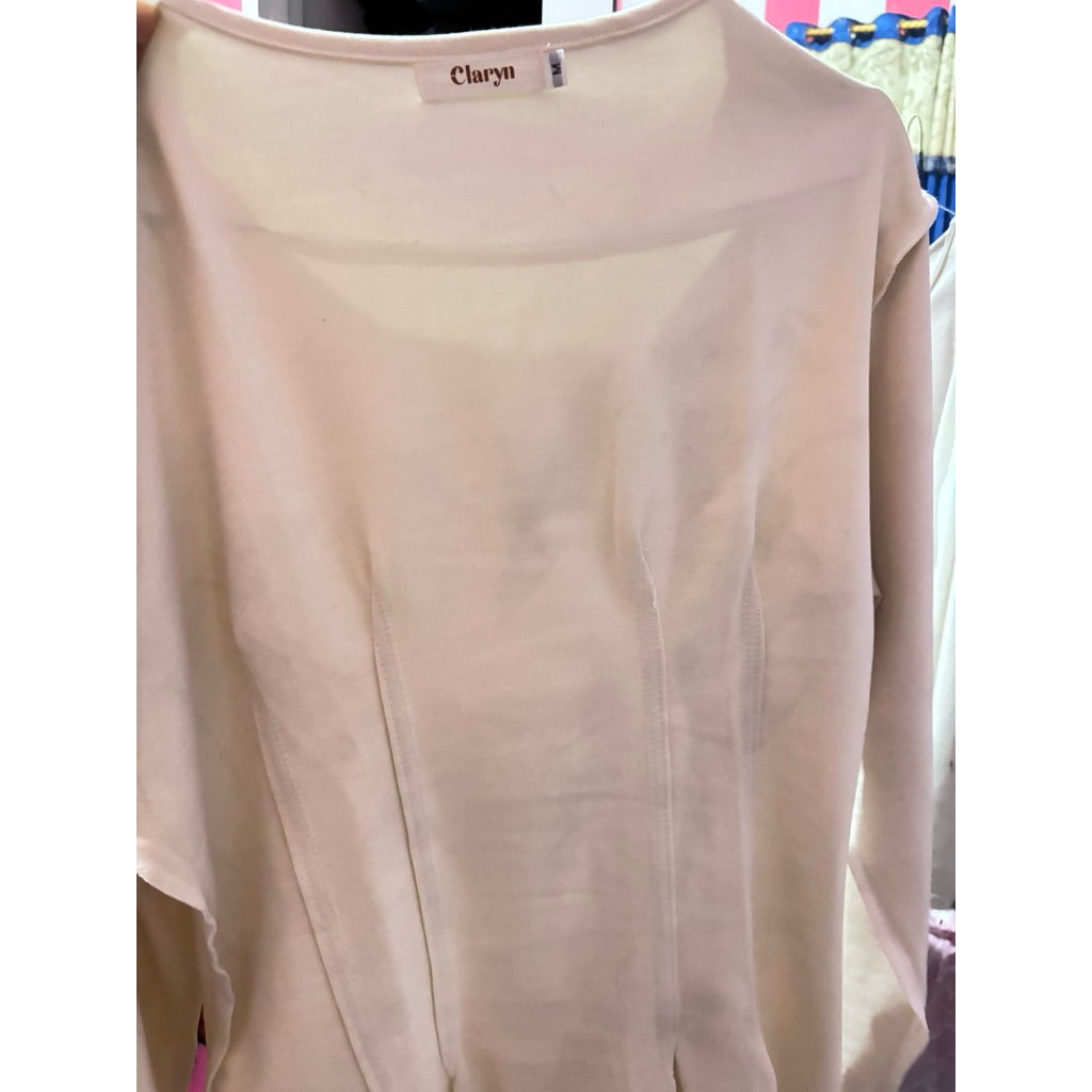 lucy claryn top