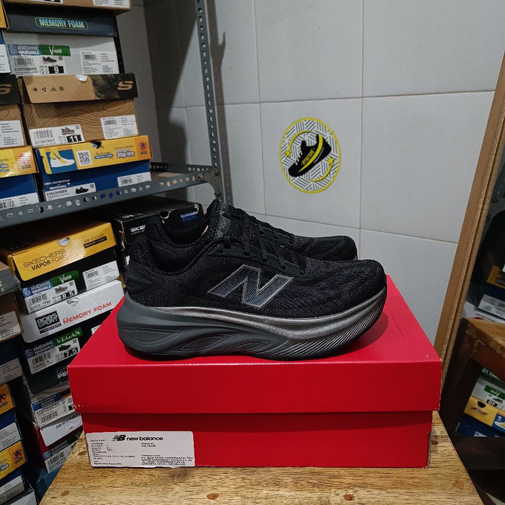 Sepatu Lari / Running Shoes - Nb Fresh Foam X More V6 Black
