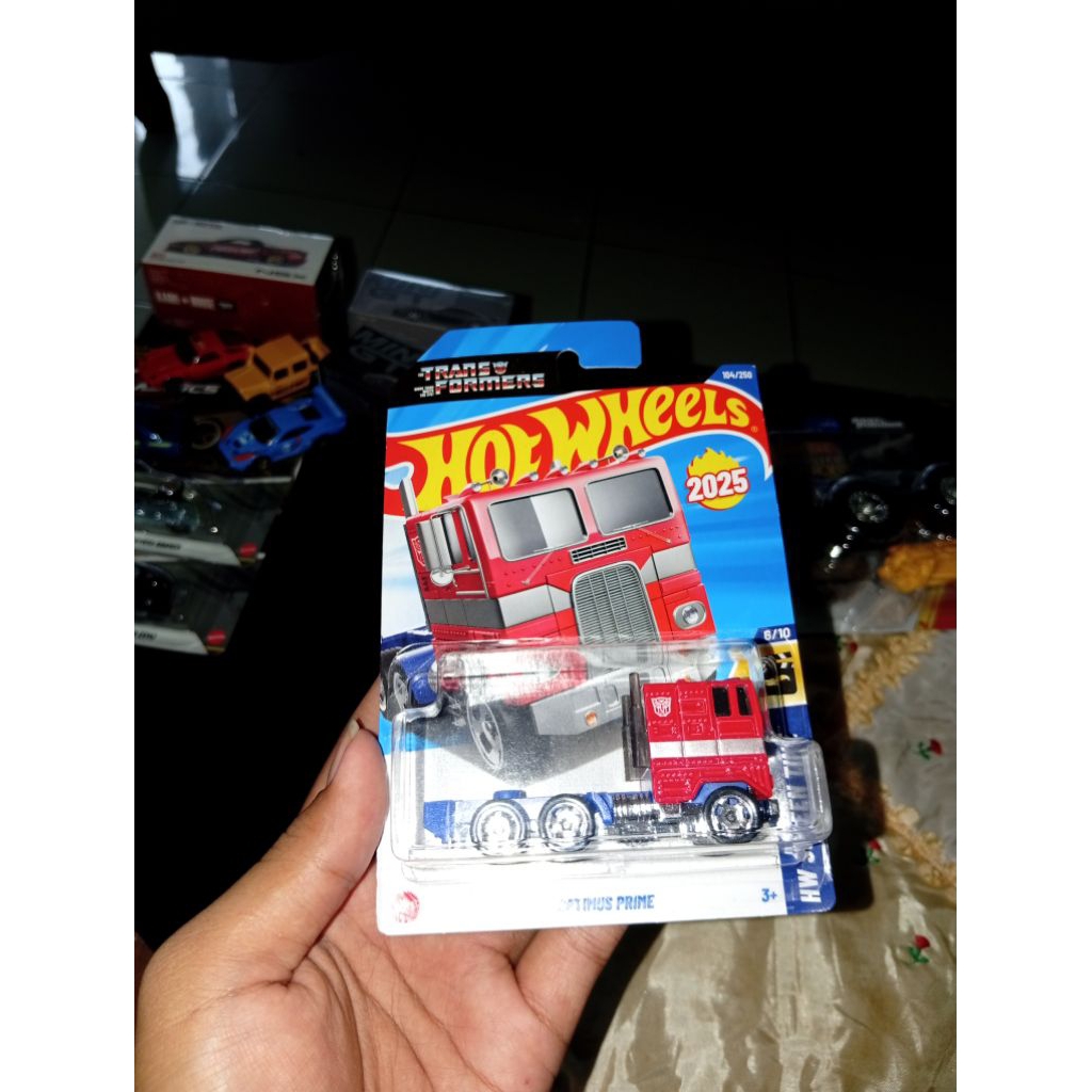 hotwheels Optimus prime