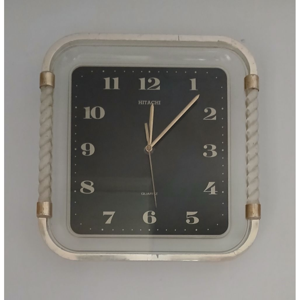 Jam dinding HITACHI vintage