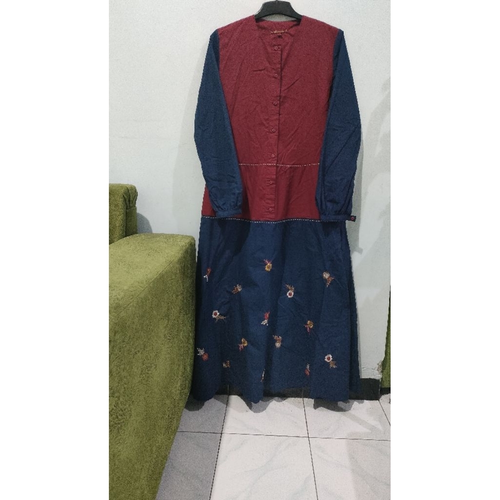 Preloved gamis Dannis