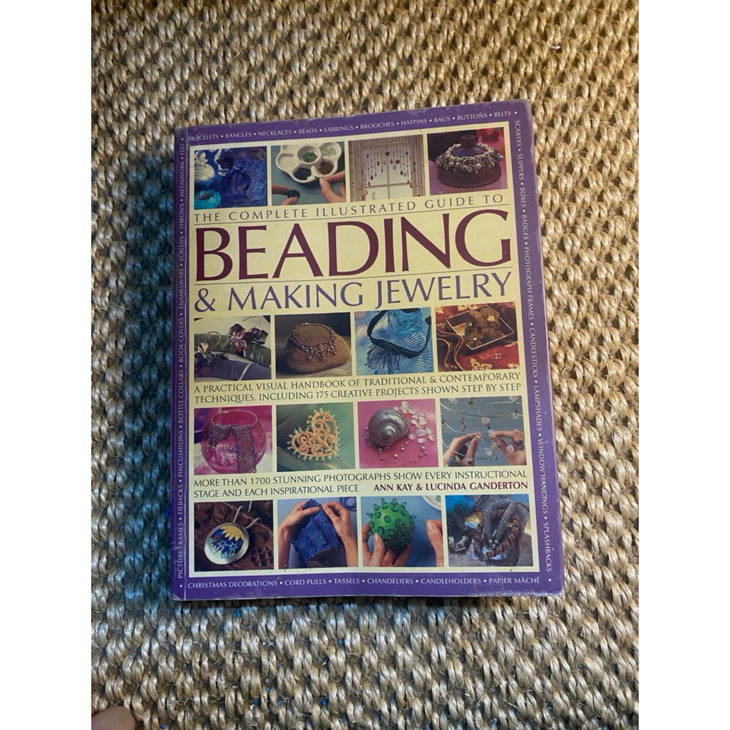 Buku The Complete Illustrated Guide to Beading & Making Jewelry