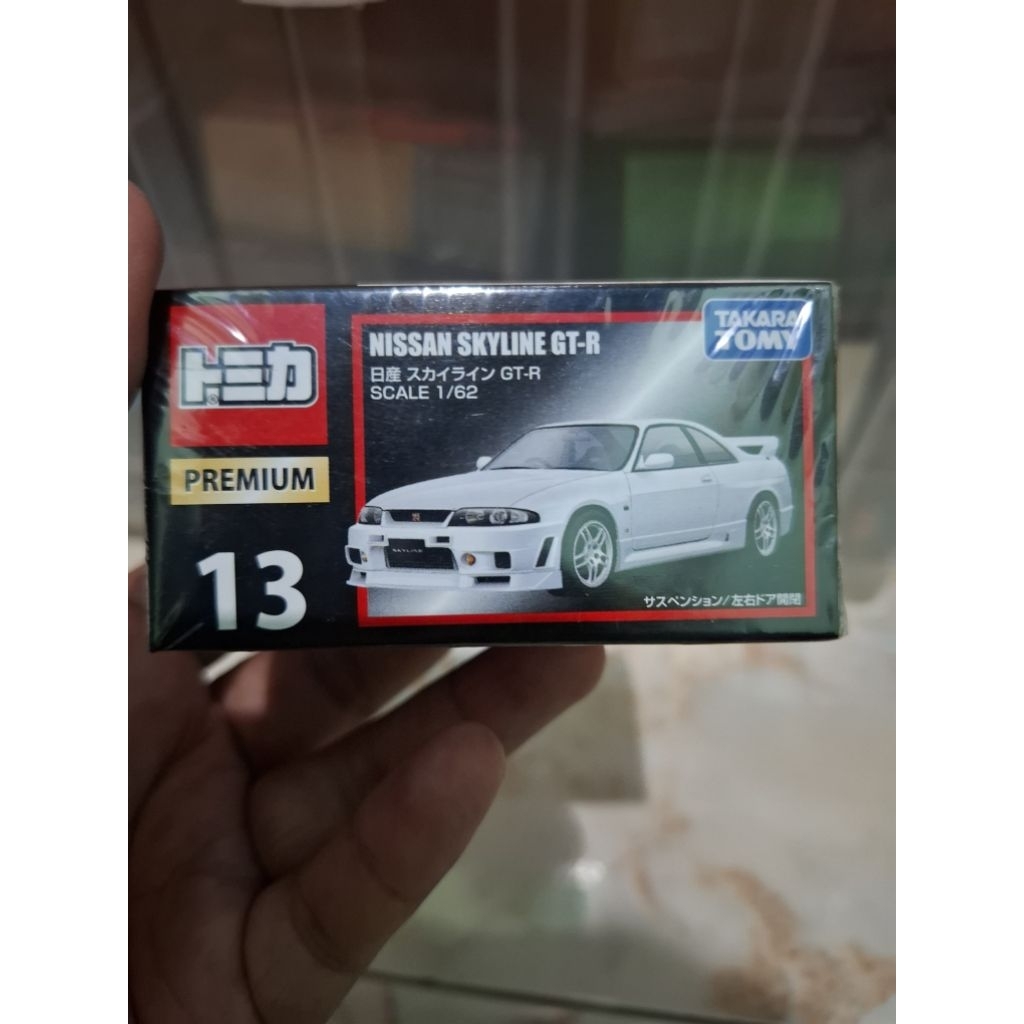 TOMICA PREMIUM NISSAN SKYLINE GT-R R33 SEGEL