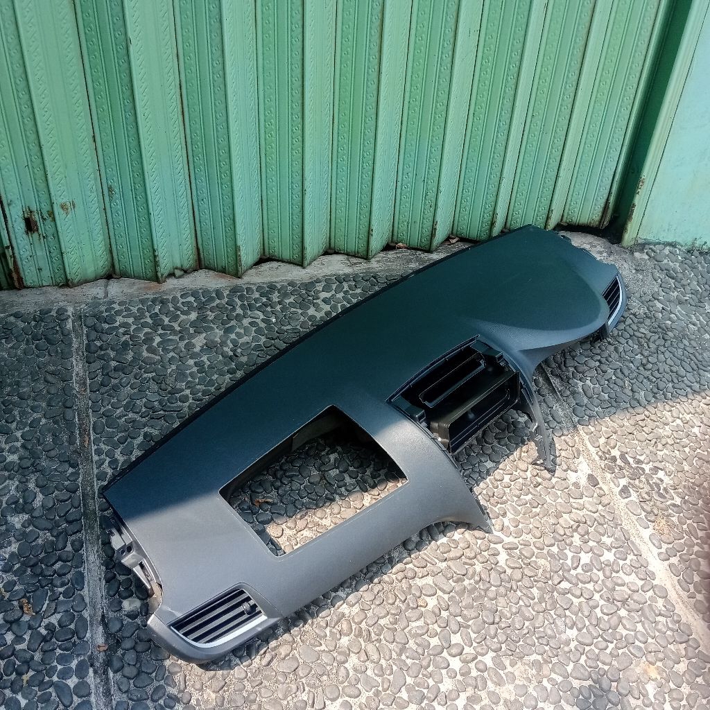 Meja Dashboard Atas Avanza ORI