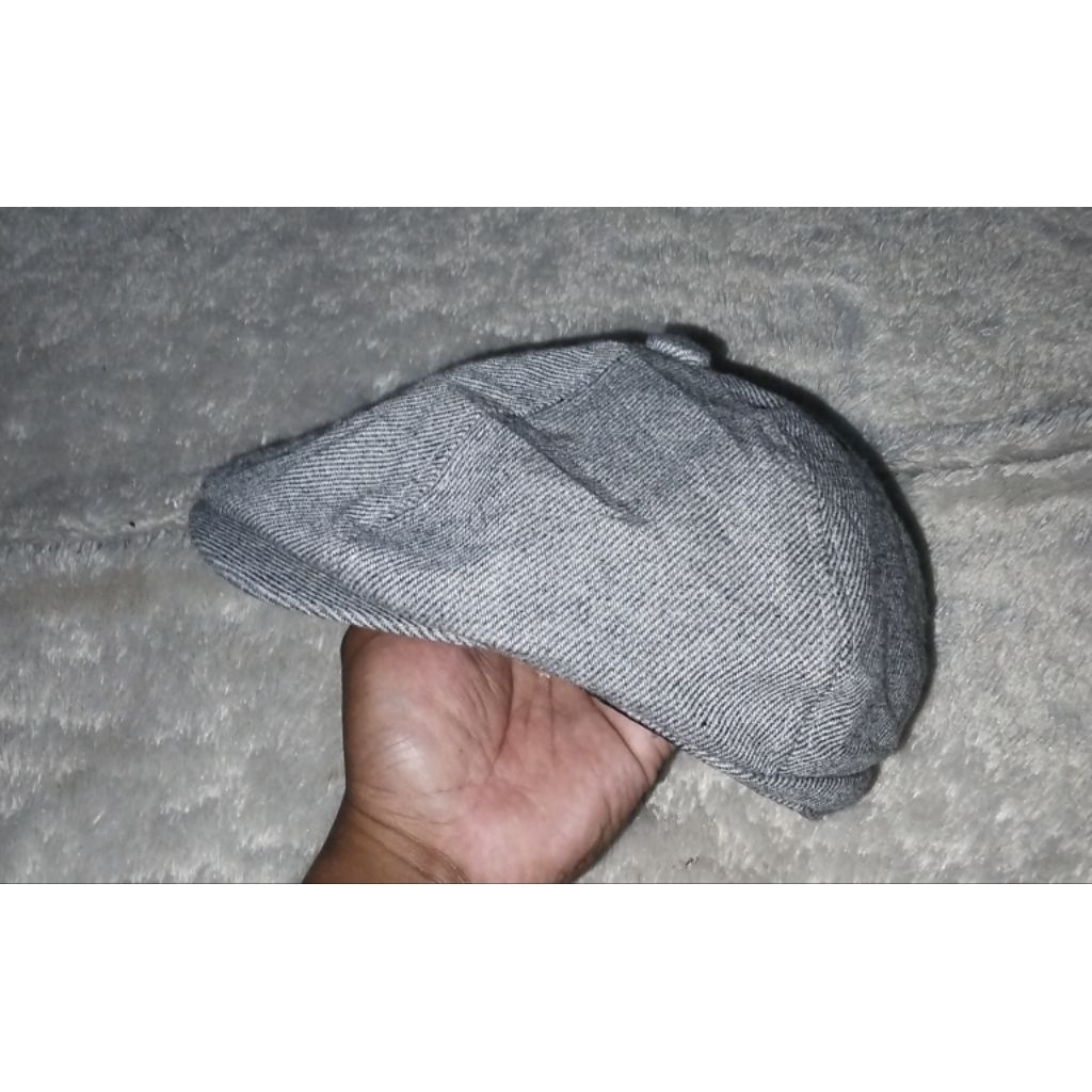 Topi Flatcap H&M ada kancing depan Size 58cm Second