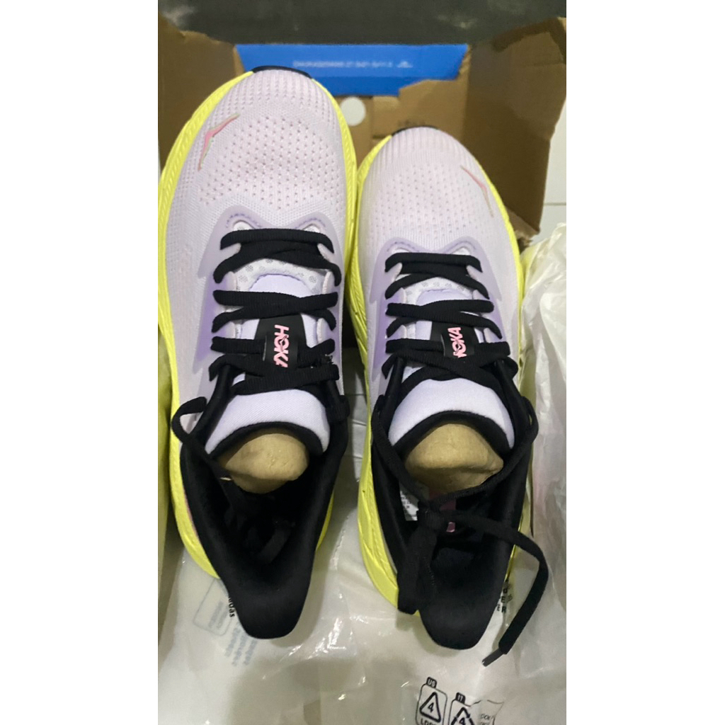 HOKA ARAHI 7 SERIES