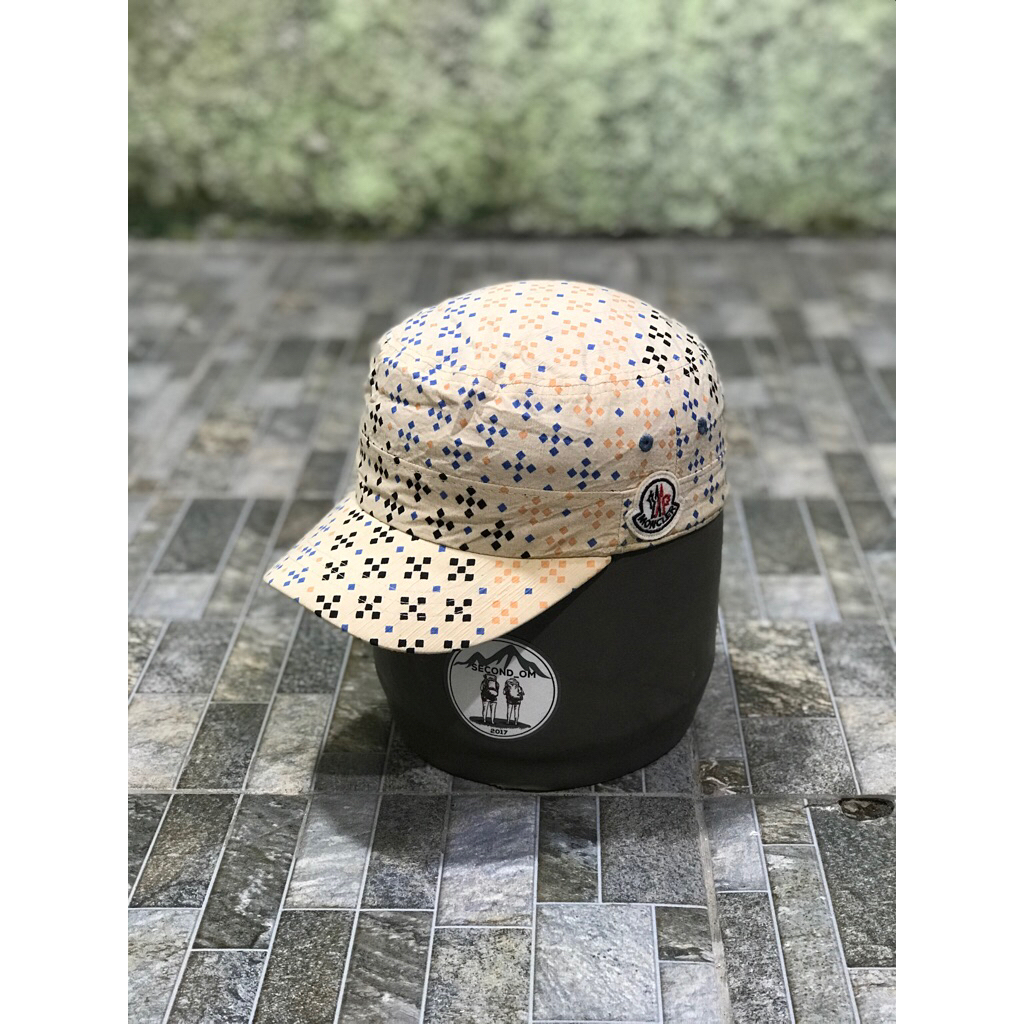 Topi Visor Pendek Casual Moncler