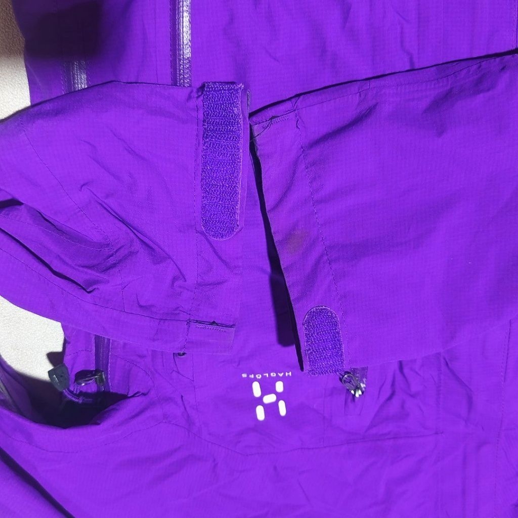 Jaket outdoor hiking gunung haglofs goretex ungu