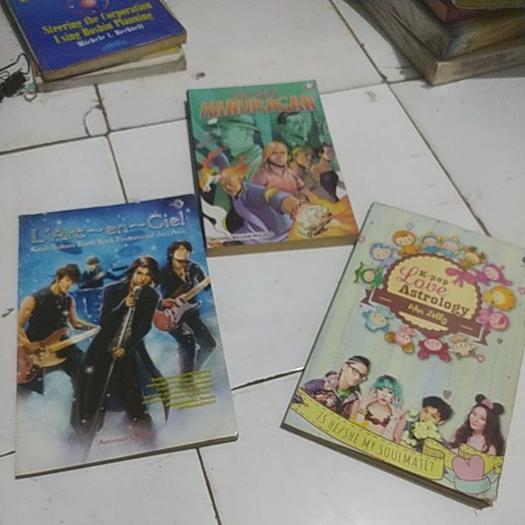 Komik Ufo Baby  vol di deskripsi  Komik Sang sakti Kanuragan / Larc EN ciel  / K-Pop love astrology