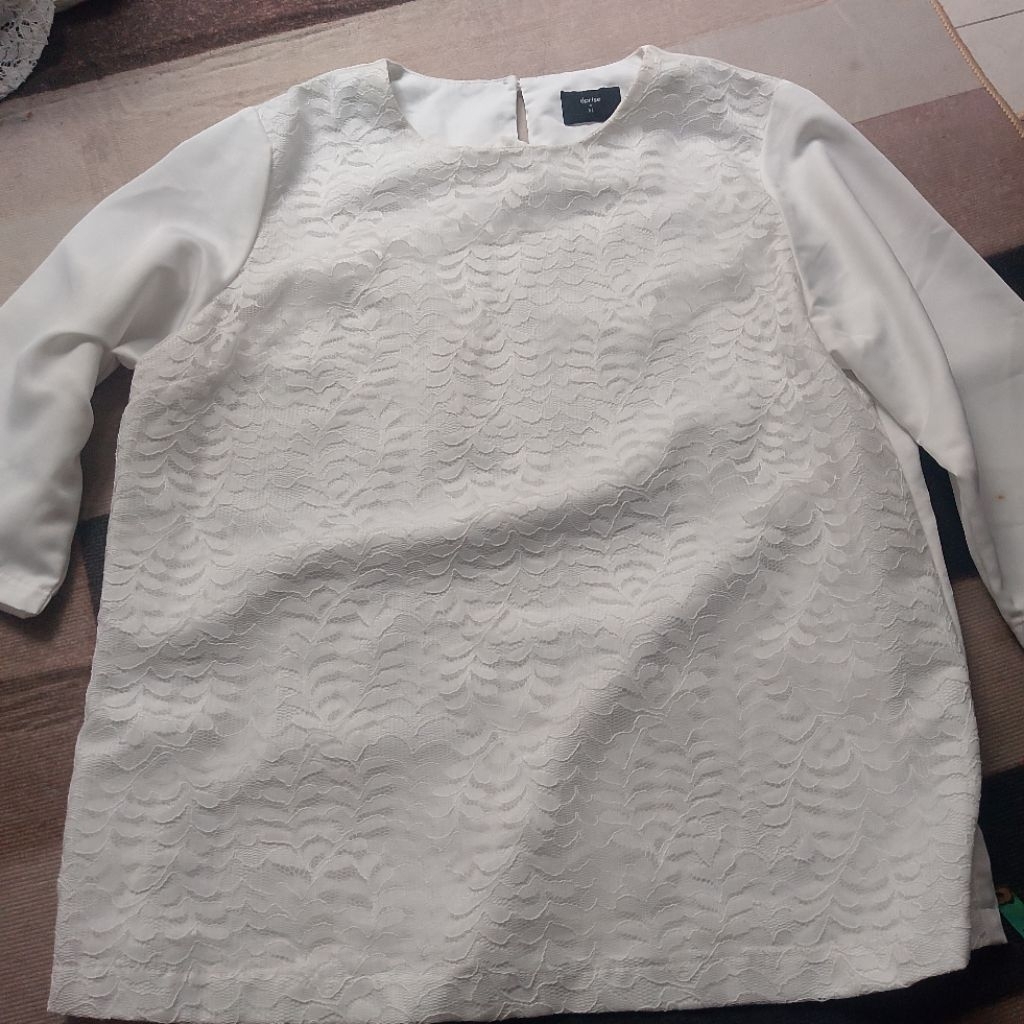 Eprise blouse wanita lapis brukat wanita preloved