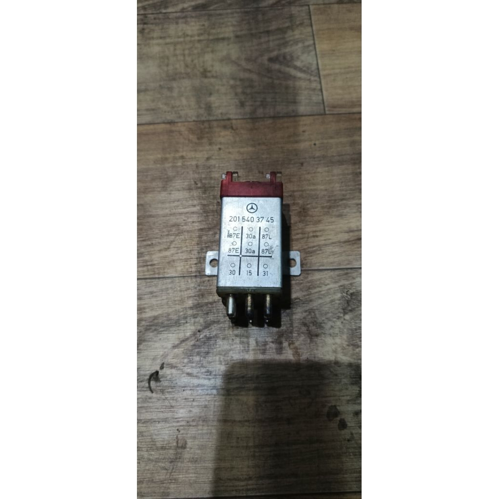 Relay Overvoltage Mercy boxer W124