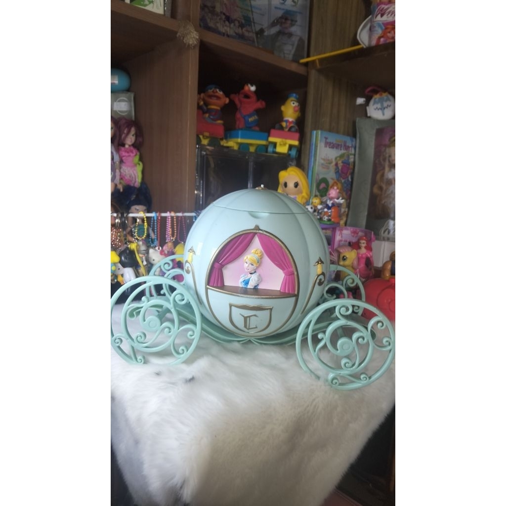 Bucket popcorn Cinderella Tokyo Disney Resort Preloved