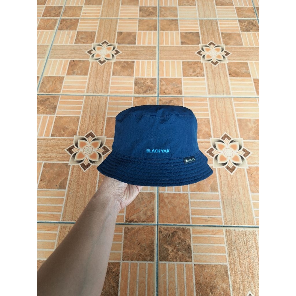 TOPI BUCKET BLACK YAK GORETEX