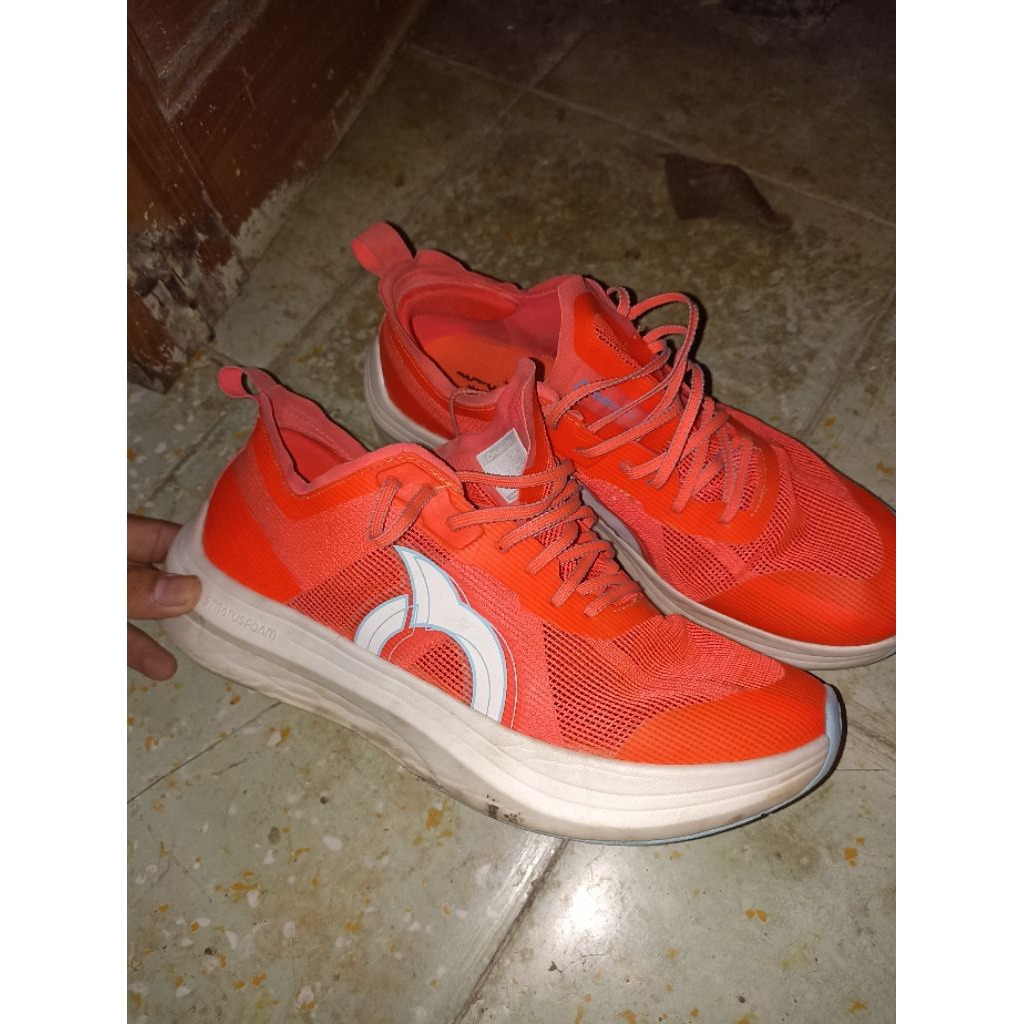 sepatu Ortus hypersonic 1.3+ plat carbon bekas minus sesuai deskripsi