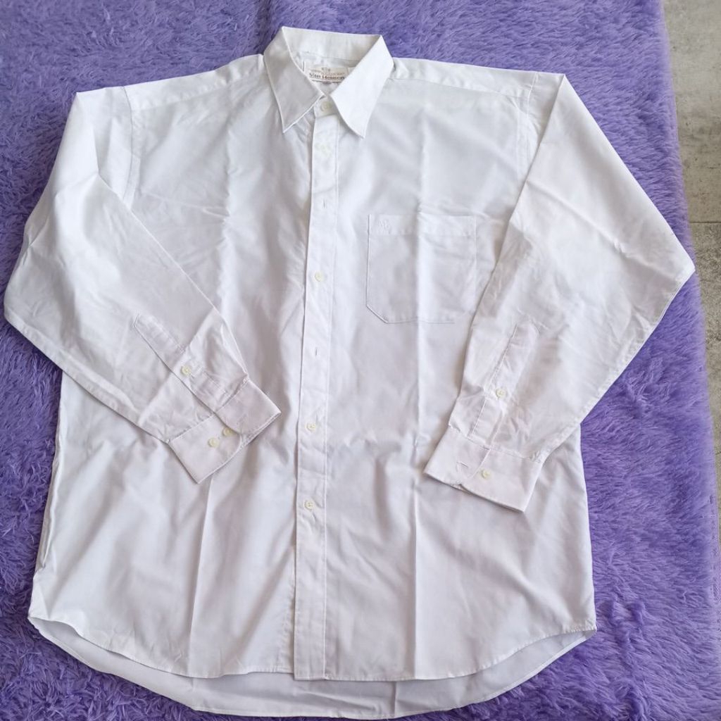 Kemeja Van Heusen putih