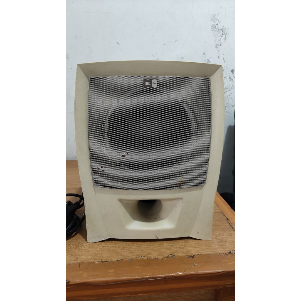 speaker subwoofer aktif JBL pro