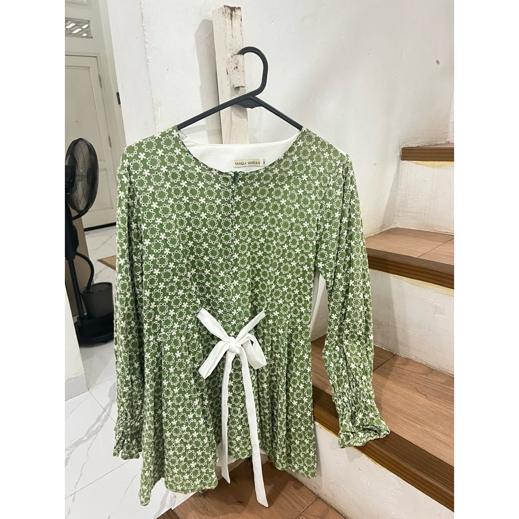 blouse vanilla