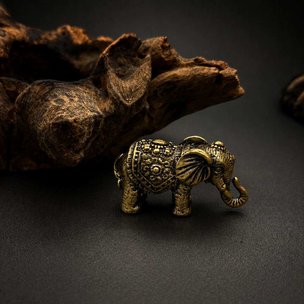 Miniatur Hiasan Gajah Perkasa Bahan Kuningan Sari Antik